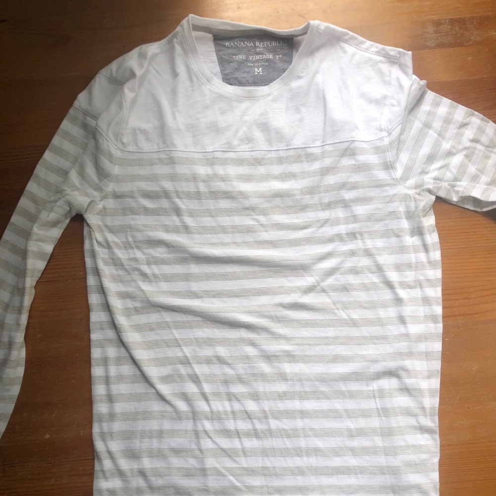 Banana Republic Long Sleeve Vintage Sleeve medium